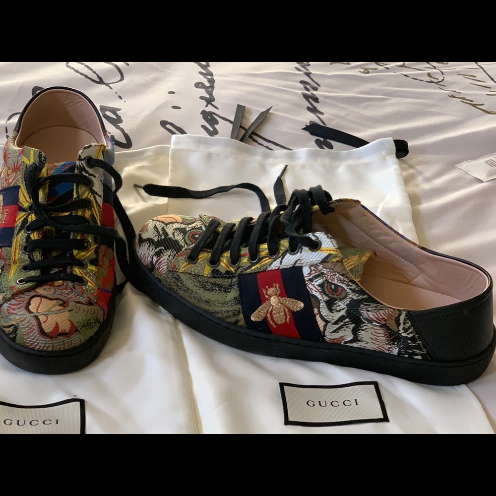 🔥 GUCCI Men’s Jacquard Silk Tiger Sneakers